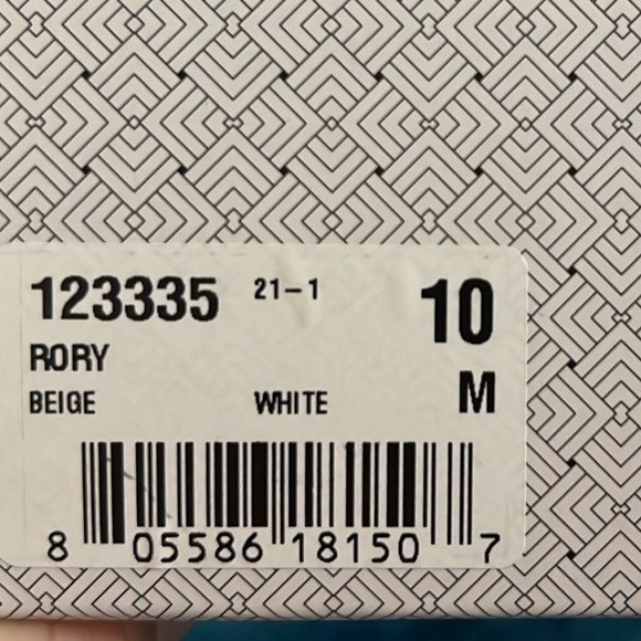 Women’s Woven Loafers! - Picture 2 of 3